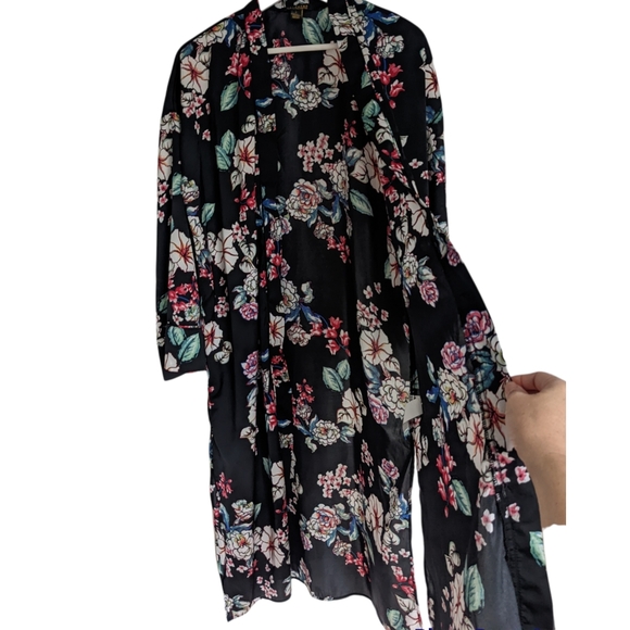 Revamped Black Floral Long Sleeves Cover Up Size S/M - Picture 5 of 9